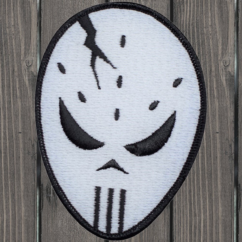 embroidered iron on sew on patch cracked skull punisher